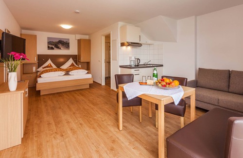 Hagnau Hotel | Seehotel BelRiva, modern apartment right on the lake, beach, breakfast