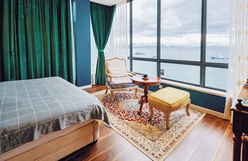 Futian CBD Hotel | sees the sea and sea view boutique B&B