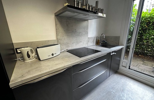 Chatou Apartment | Seine waterfront: 8min from La Défense, 15min from Paris and 20min from Stade de France