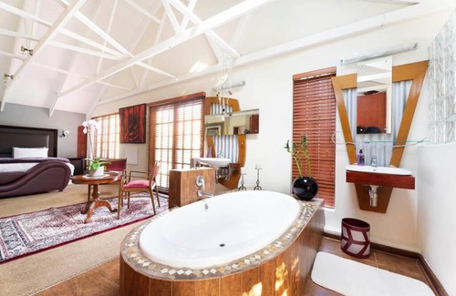 Greater Johannesburg Metropolitan Area Ski Chalet | Seira Sol on 5th