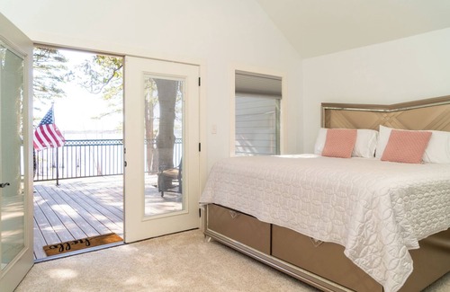Avinger Cabin | Selah Lodge! Gorgeous Lakefront lodge on 170 Acres with 6 Bedrooms