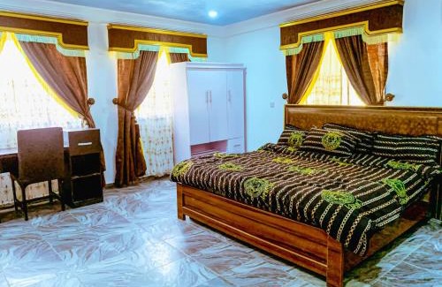 Abuja House | Select Elegant 3 Rooms 3 sized king-bed @ Abuja FCT