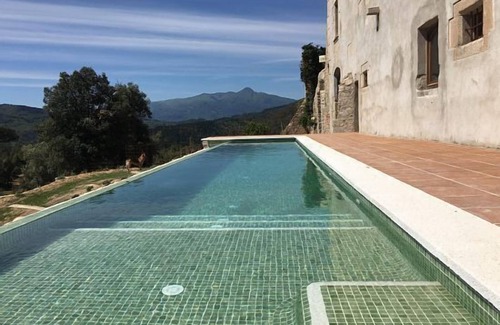 Santa Coloma de Farners Cottage | Self catering Monestir de Sant Salvi for 26 people
