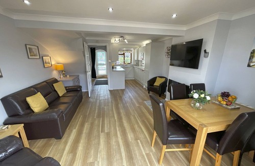 Hoveton Cottage | Self Catering 3 Bedroom Sunset Haven In Wroxham, Norfolk, Norfolk Broads, Eng