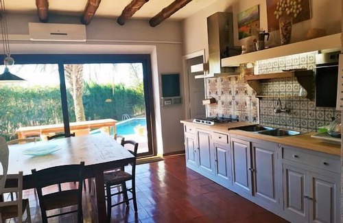 Vilamaniscle Cottage | Self catering Cal Sisco for 15 people