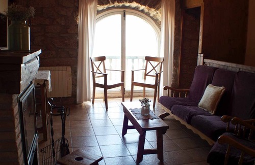 Oden House | Self catering Poble Rural Puigarnau-Pubilló for 6 people