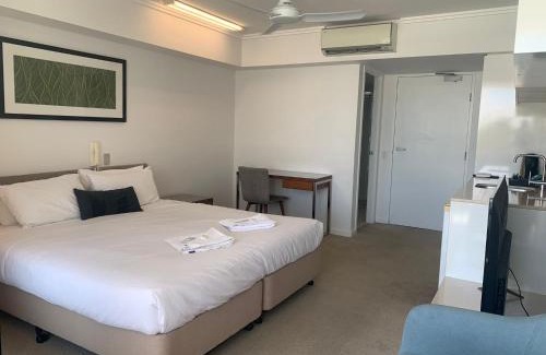 Mackay Apartment | Self Check in Modern Studio Apartment