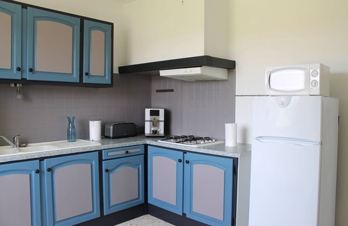 Saint-Julien-de-Peyrolas Apartment | Self-contained apartment with Jacuzzi and terrace, near the Ardèche gorges