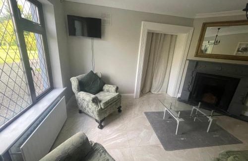Gorey House | Self Contained Ensuite Double Room With Private Sitting Room