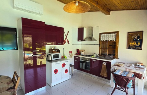 Ucel Apartment | Self-contained, air-conditioned studio, swimming pool just for you, rated 2*.