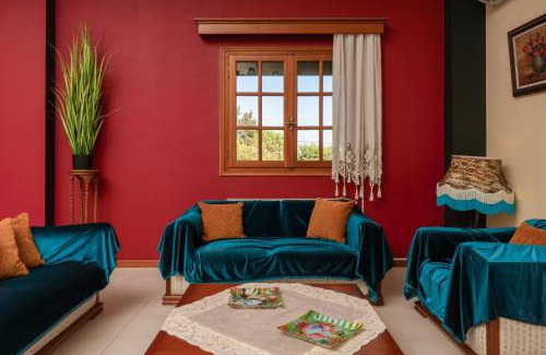 Pigadhakia House | Selini Suite 2nd floor Panoramic Vineyard Views