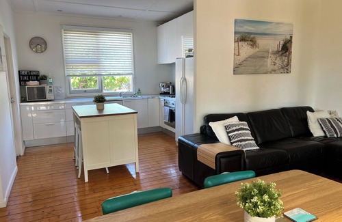 Sellicks Beach House | Sellicks Beach Getaway - Cosy 3 bedroom home, 1 street back from beach. Sleeps 8