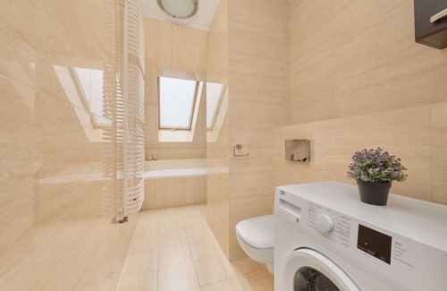 Brochow Apartment | Semaforowa Apartment Wroclaw by Renters