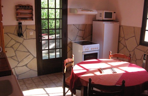Plaissan House | Semi-detached house with swimming pool in the countryside, ideal for the whole family