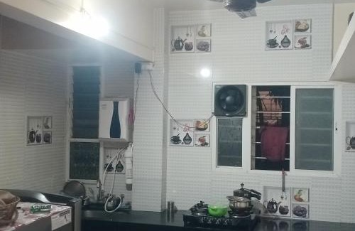 Kothrud Apartment | Semi furnished 2Bhk on Rent at Dhanuka colony, Renovated Posh