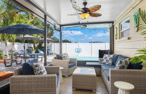 South Pinellas Community Council House | Seminole Shores Private Pool Outdoor Games Wifi