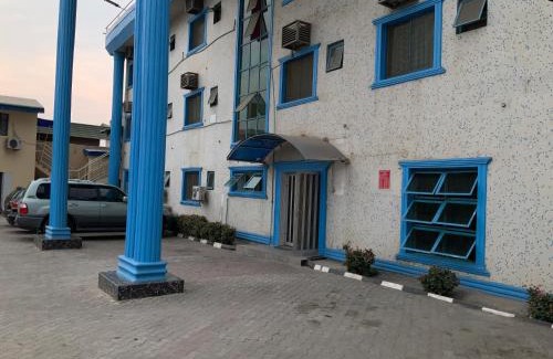 Ojodu Hotel | Senators Suites and Towers Hotel