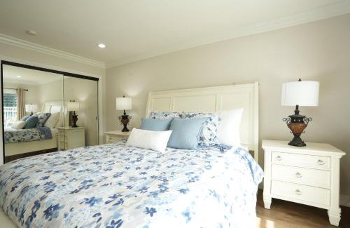 Hermosa Village House | Sensational 6 Bedroom 4 Bathroom Pool Home (3 Master Bedrooms W/bathrooms)