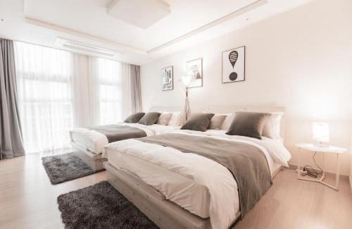 Hoehyeon-dong Apartment | Seoul Station Sky Lounge House