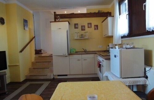 Sonnenbichl Apartment | Separate entrance, pets on request, parking space available