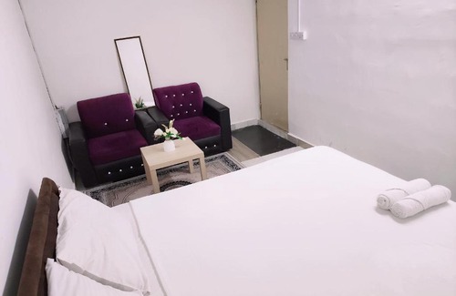 Al Ain House | separate entrance room