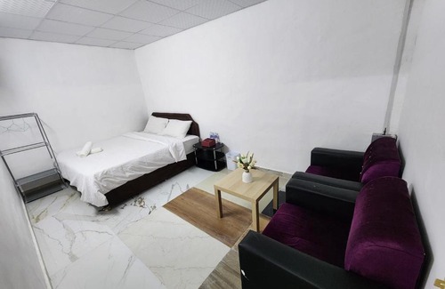Al Ain House | separate entrance room