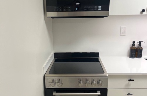 Crown Heights Apartment | Serene 2-bedroom apartment with AC in Brooklyn