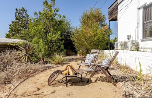 Adams Hill Apartment | Serene and beautiful hillside retreat