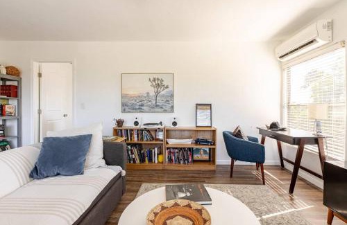 Adams Hill Apartment | Serene and beautiful hillside retreat