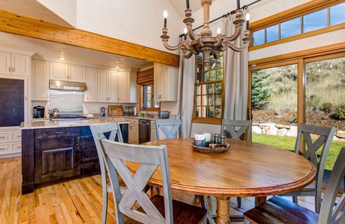 Summit Park House | Serene and Spacious 5BR with Gorgeous Views, Hot Tub