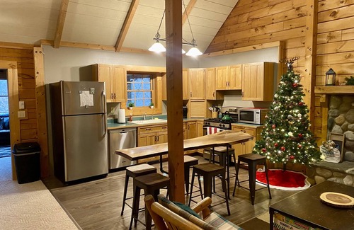 Apple Valley Cabin | Serene cabin at Apple Valley Lake