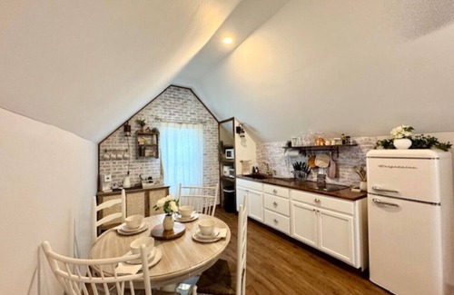 Anderson Other | Serene Country Loft | Sleeps 5