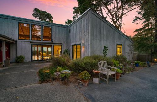 Del Monte Forest House | Serene Crest by AvantStay A Design Near Beaches