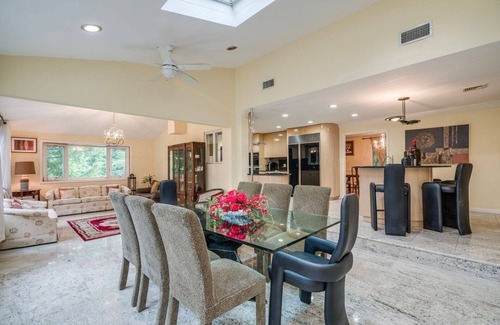 Old Westbury House | Serene Haven: Stunning Yard, Pool, and Views by RedAwning