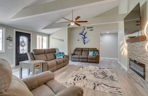 Clarkridge House | Serene Lakefront Mountain Home Getaway with Atrium!