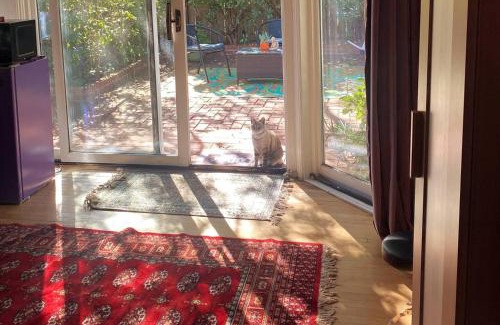 San Anselmo House | serene Mountainside Suite, Private entrance and bathroom