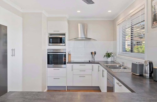 Tranmere House | Serene Oceana - Savoring the gentle Tassie breeze