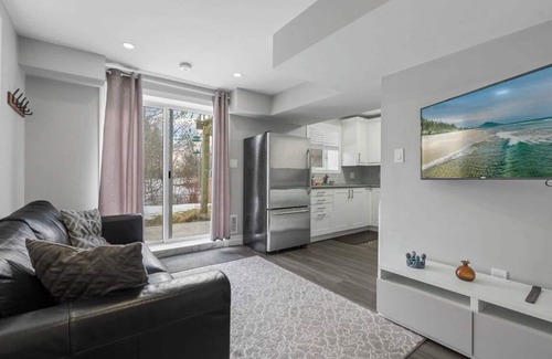 Durham Region House | Serene ravine retreat. 2 mins drive to great fun world Arcade !