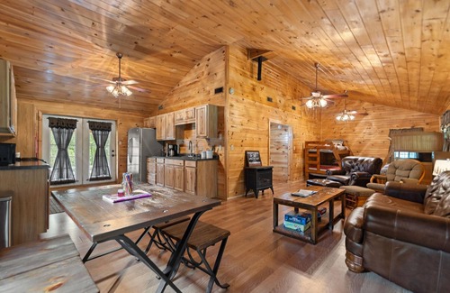 Rogers Cabin | Serene Retreat