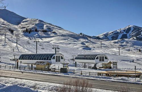 Twin Creeks House | Serene Ski Retreat - 3 Miles to Sun Valley Resort!