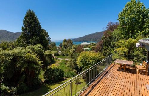 Anakiwa House | Serene Sounds - Anakiwa Holiday Home
