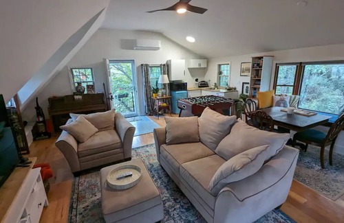 Schuylerville Apartment | Serene Studio Retreat 20 Minutes to Downtownnn