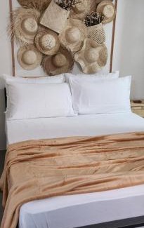Socorro Apartment | Serene Summer close proximity to Araneta Centre