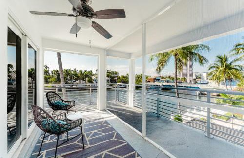 Boca Raton Apartment | Serene Waterfront 2BR 2BA with Intracoastal Views, Pool, Balcony, Parking