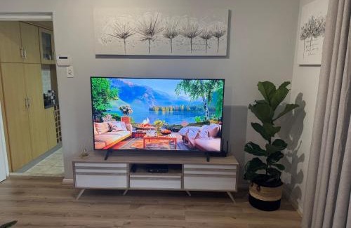Eversdal Apartment | Serene waterfront escape! Luxury, King bed!