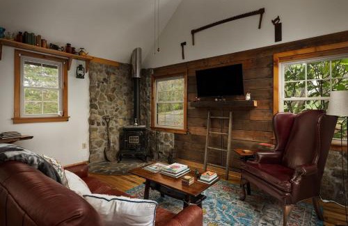 Marshall House | Serenity Cabin In The Woods