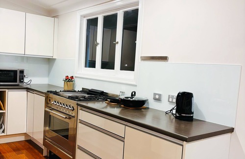 Kenmore House | Serenity Haven Villa Near Shopping Mall