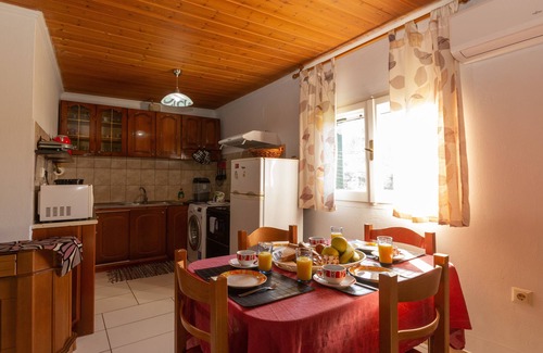 Agios Matthaios Apartment | Serenity house