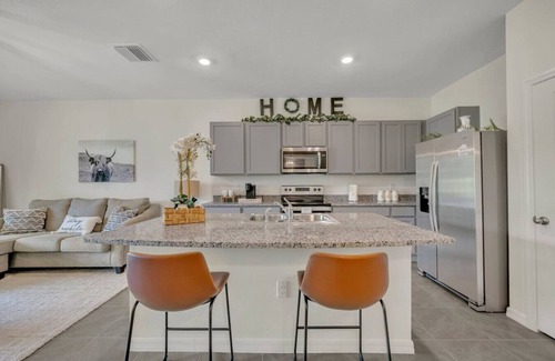 Knights Community Club Apartment | Serenity House|Pool, Gym, & Park