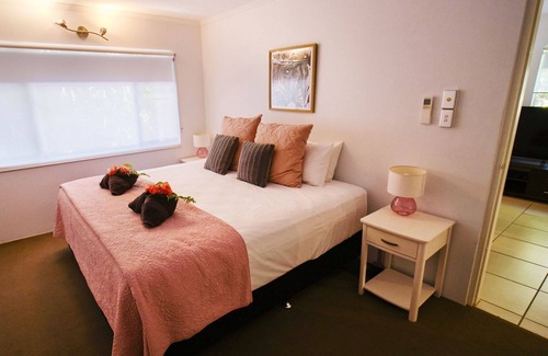 Picnic Bay Apartment | Serenity on Magnetic Unit 2 - A friendly family environment